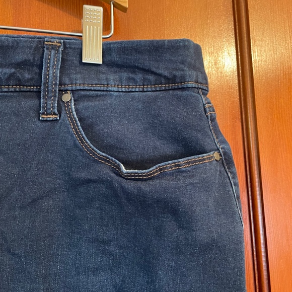 Croft and Barrow Denim Skort Size 14 - Picture 4 of 8